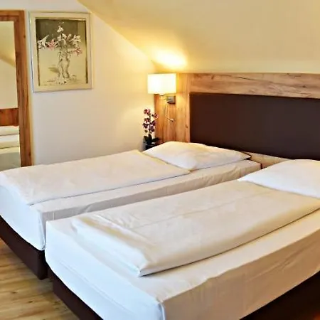 Garni-hotel Zur Krone 3*