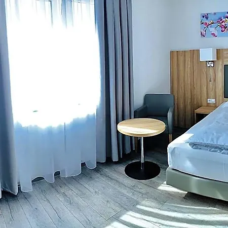 Garni-hotel Zur Krone Hotel