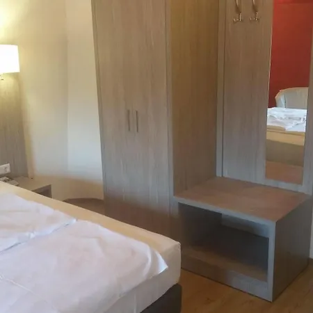 Garni-hotel Zur Krone 3*